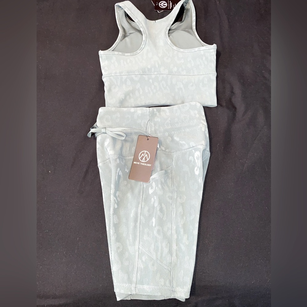 MOVE THEOLOGY Two-piece Workout Set